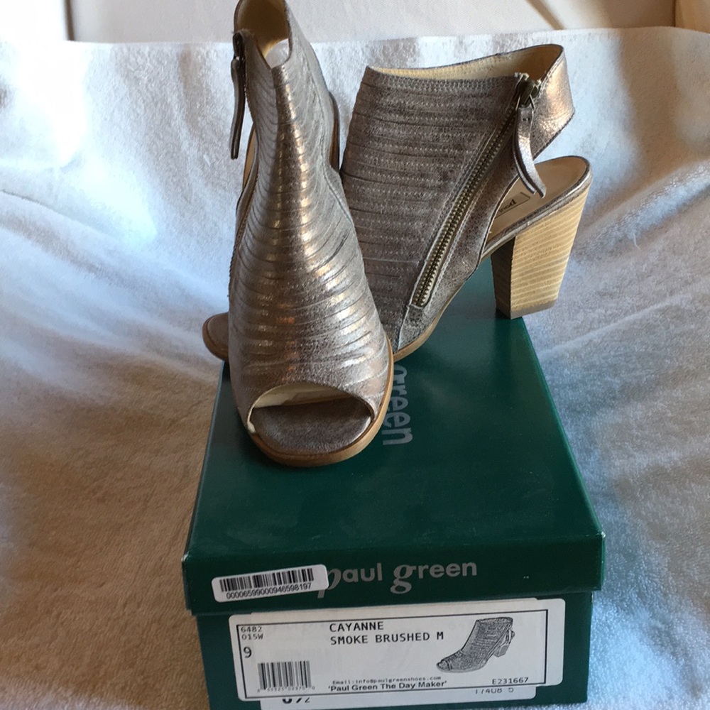 Paul Green, size 9, “cayanne” sandal, never worn